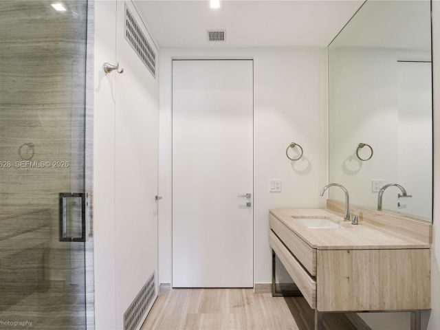 Apartment for sale  Unit #5103 - photo 7534490