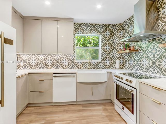 Home for sale at 815 Monterey St. - photo 7534292