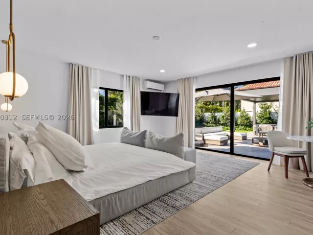 4-bedroom home for rent in Miami Beach - 116 W 1st Ct - MondialRealty