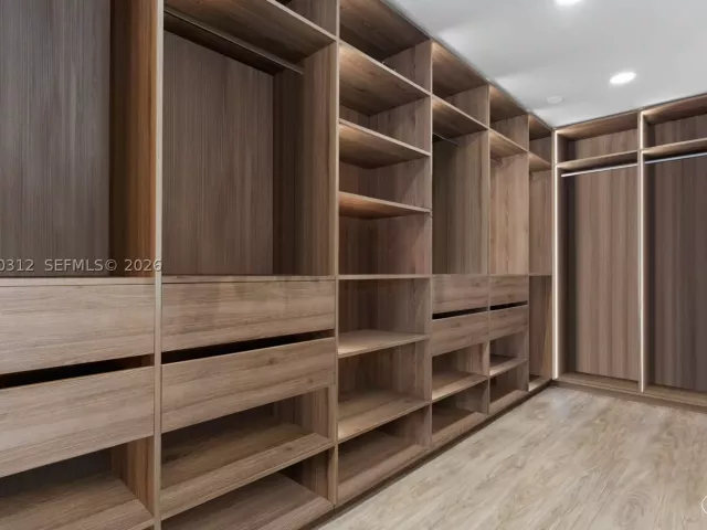 4-bedroom home for rent in Miami Beach - 116 W 1st Ct - MondialRealty