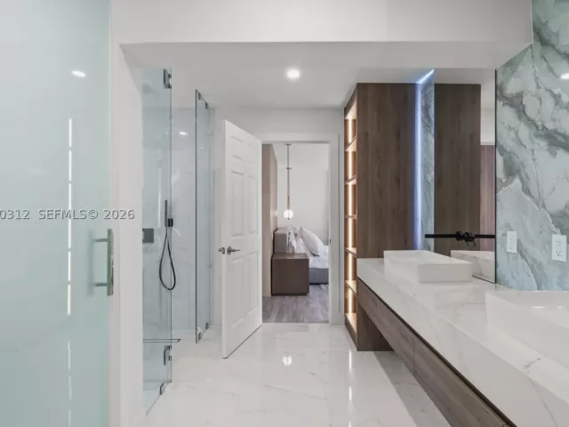 4-bedroom home for rent in Miami Beach - 116 W 1st Ct - MondialRealty
