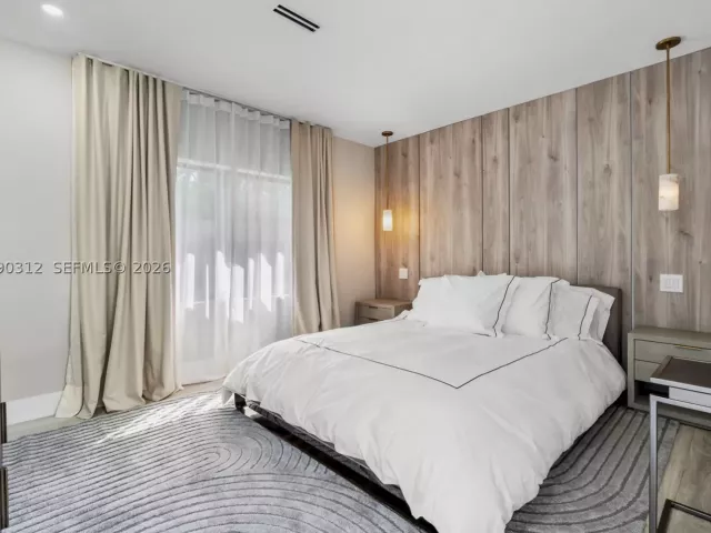 4-bedroom home for rent in Miami Beach - 116 W 1st Ct - MondialRealty