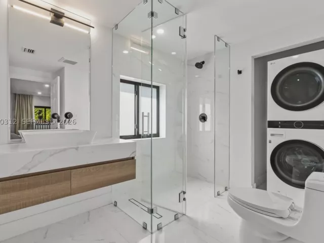 4-bedroom home for rent in Miami Beach - 116 W 1st Ct - MondialRealty