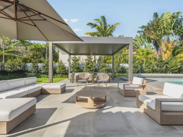 4-bedroom home for rent in Miami Beach - 116 W 1st Ct - MondialRealty