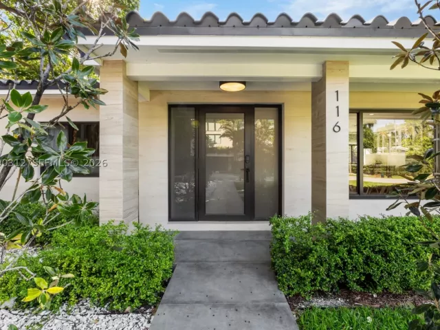 4-bedroom home for rent in Miami Beach - 116 W 1st Ct - MondialRealty