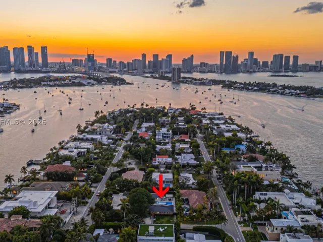 4-bedroom home for rent in Miami Beach - 116 W 1st Ct - MondialRealty