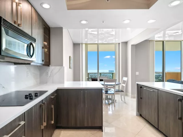 2-bedroom condo for sale in Fort Lauderdale - 411 N New River Dr Drive E 3605 - MondialRealty