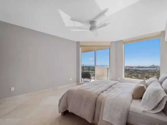 2-bedroom condo for sale in Fort Lauderdale - 411 N New River Dr Drive E 3605 - MondialRealty
