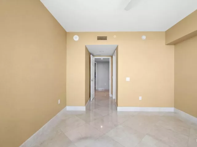 2-bedroom condo for sale in Fort Lauderdale - 411 N New River Dr Drive E 3605 - MondialRealty