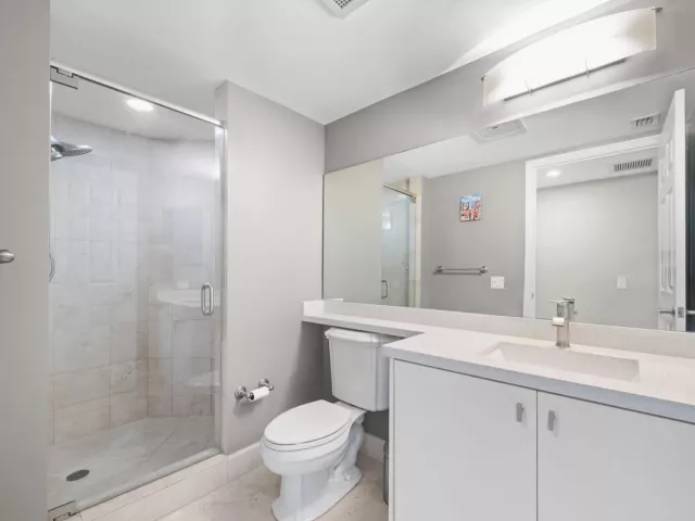 2-bedroom condo for sale in Fort Lauderdale - 411 N New River Dr Drive E 3605 - MondialRealty