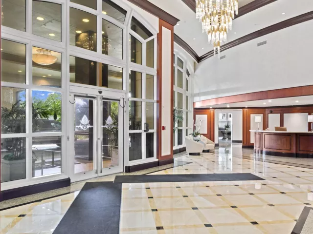 2-bedroom condo for sale in Fort Lauderdale - 411 N New River Dr Drive E 3605 - MondialRealty