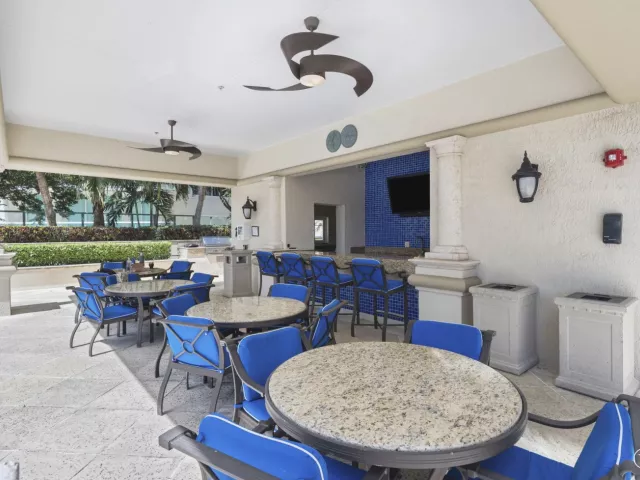 2-bedroom condo for sale in Fort Lauderdale - 411 N New River Dr Drive E 3605 - MondialRealty