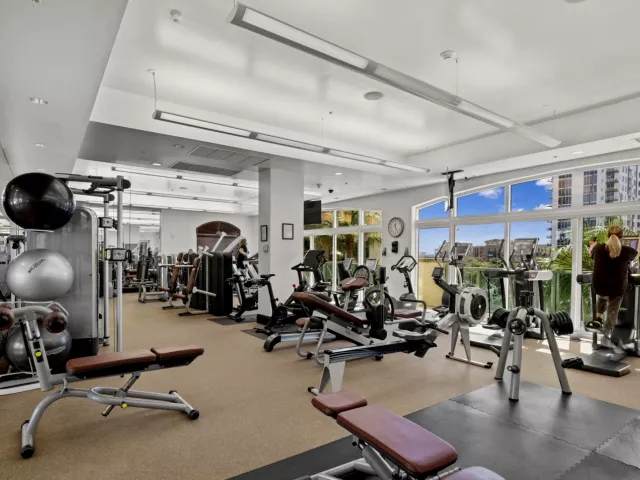 2-bedroom condo for sale in Fort Lauderdale - 411 N New River Dr Drive E 3605 - MondialRealty