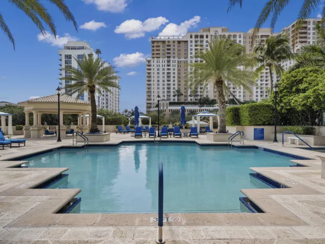 2-bedroom condo for sale in Fort Lauderdale - 411 N New River Dr Drive E 3605 - MondialRealty
