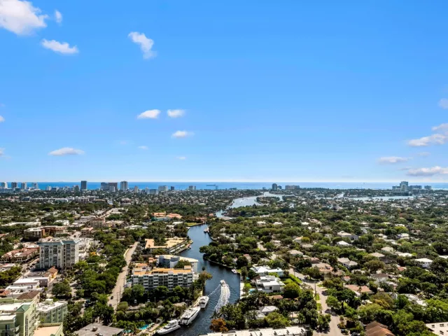 2-bedroom condo for sale in Fort Lauderdale - 411 N New River Dr Drive E 3605 - MondialRealty