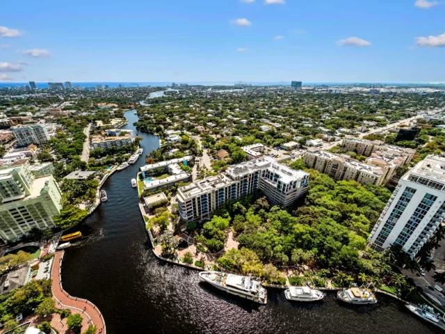 2-bedroom condo for sale in Fort Lauderdale - 411 N New River Dr Drive E 3605 - MondialRealty
