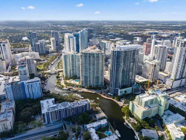 2-bedroom condo for sale in Fort Lauderdale - 411 N New River Dr Drive E 3605 - MondialRealty