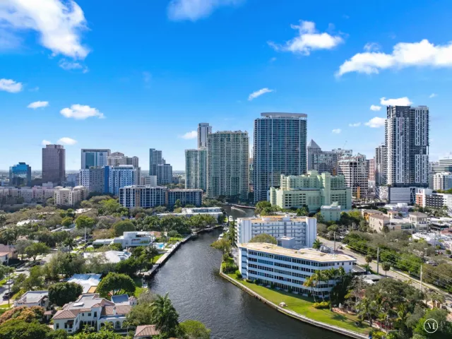 2-bedroom condo for sale in Fort Lauderdale - 411 N New River Dr Drive E 3605 - MondialRealty