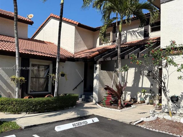 2-bedroom home for sale in Miami - 4825 SW 149th Ct 18B - MondialRealty