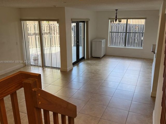2-bedroom home for sale in Miami - 4825 SW 149th Ct 18B - MondialRealty