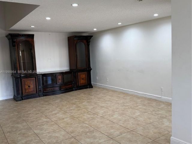 2-bedroom home for sale in Miami - 4825 SW 149th Ct 18B - MondialRealty