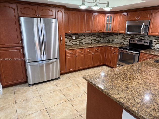 2-bedroom home for sale in Miami - 4825 SW 149th Ct 18B - MondialRealty