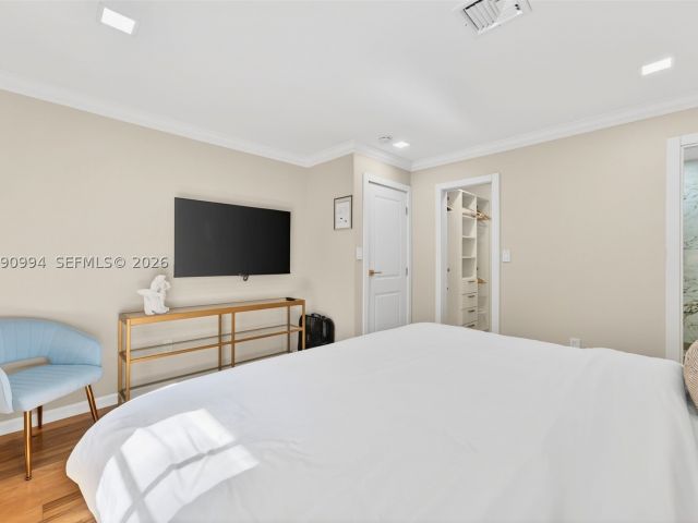 4-bedroom home for sale in Lauderdale By The Sea - 1661 Bel Air Ave - MondialRealty
