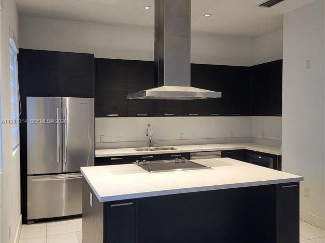 4-bedroom home for sale in Doral - 9133 NW 33rd St - MondialRealty