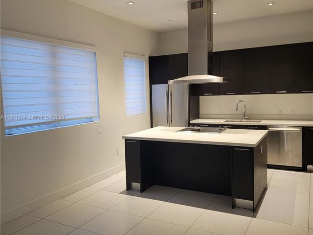 4-bedroom home for sale in Doral - 9133 NW 33rd St - MondialRealty