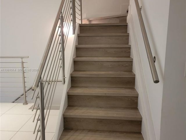 4-bedroom home for sale in Doral - 9133 NW 33rd St - MondialRealty