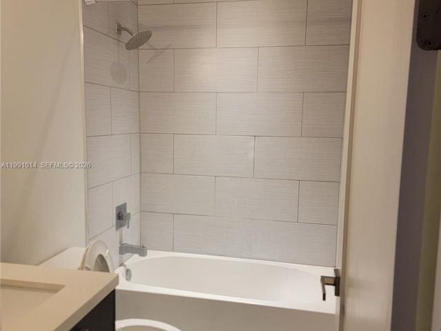 4-bedroom home for sale in Doral - 9133 NW 33rd St - MondialRealty