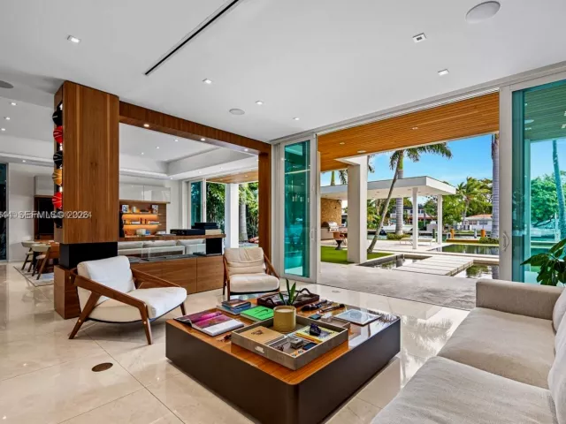 5-bedroom home for rent in Miami Beach - 3465 N Meridian Ave 0 - MondialRealty