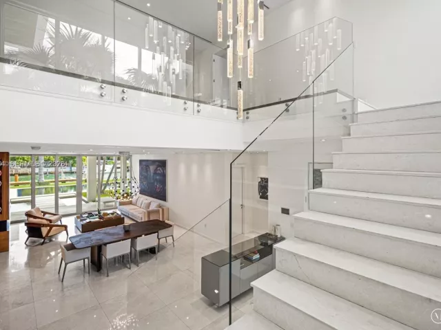 5-bedroom home for rent in Miami Beach - 3465 N Meridian Ave 0 - MondialRealty