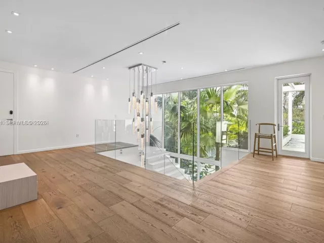 5-bedroom home for rent in Miami Beach - 3465 N Meridian Ave 0 - MondialRealty