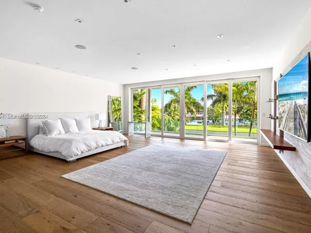 5-bedroom home for rent in Miami Beach - 3465 N Meridian Ave 0 - MondialRealty