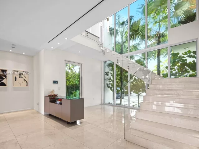 5-bedroom home for rent in Miami Beach - 3465 N Meridian Ave 0 - MondialRealty