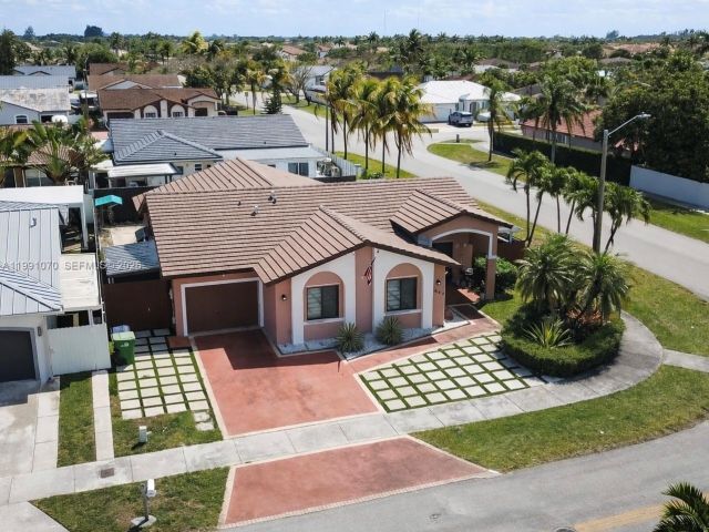 4-bedroom home for sale in Miami - 15182 SW 171st St - MondialRealty