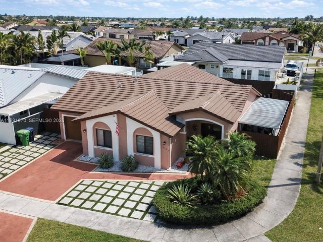 4-bedroom home for sale in Miami - 15182 SW 171st St - MondialRealty