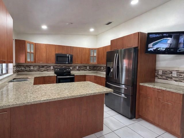 4-bedroom home for sale in Miami - 15182 SW 171st St - MondialRealty