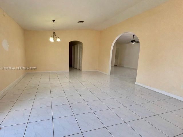 4-bedroom home for sale in Miami - 15182 SW 171st St - MondialRealty