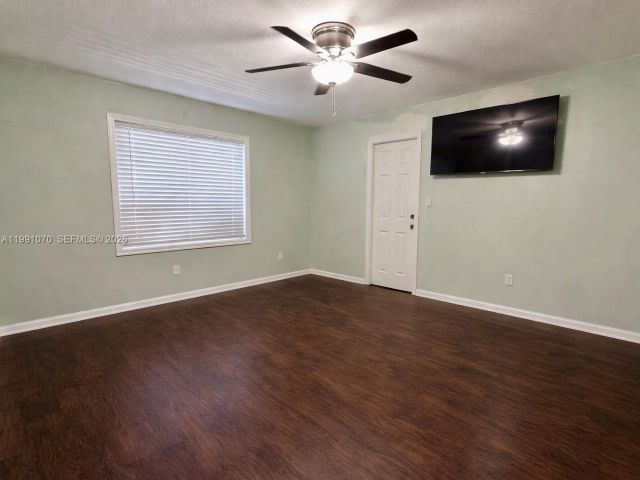 4-bedroom home for sale in Miami - 15182 SW 171st St - MondialRealty