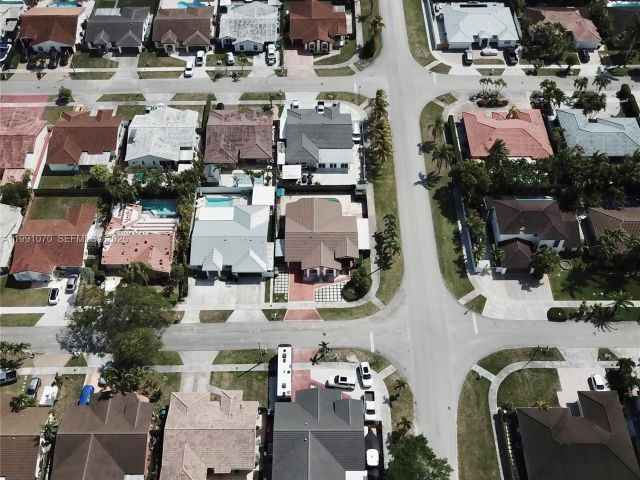 4-bedroom home for sale in Miami - 15182 SW 171st St - MondialRealty