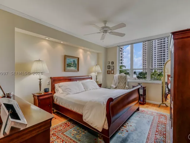 2-bedroom condo for sale in Miami - 888 Brickell Key Dr 807 - MondialRealty
