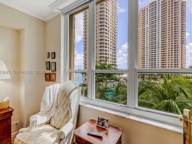2-bedroom condo for sale in Miami - 888 Brickell Key Dr 807 - MondialRealty