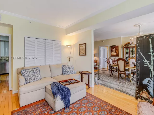 2-bedroom condo for sale in Miami - 888 Brickell Key Dr 807 - MondialRealty