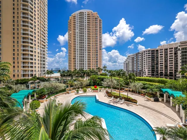 2-bedroom condo for sale in Miami - 888 Brickell Key Dr 807 - MondialRealty