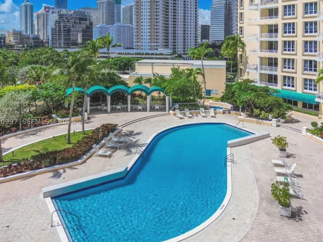 2-bedroom condo for sale in Miami - 888 Brickell Key Dr 807 - MondialRealty