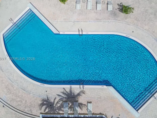 2-bedroom condo for sale in Miami - 888 Brickell Key Dr 807 - MondialRealty