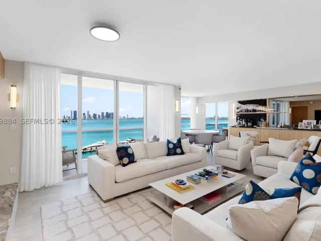 4-bedroom condo for rent in Miami Beach - 1800 Sunset Harbour Dr 1102/4 - MondialRealty