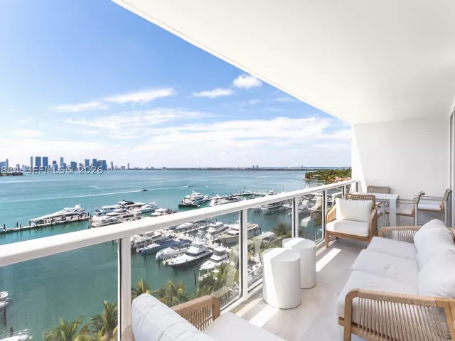 4-bedroom condo for rent in Miami Beach - 1800 Sunset Harbour Dr 1102/4 - MondialRealty